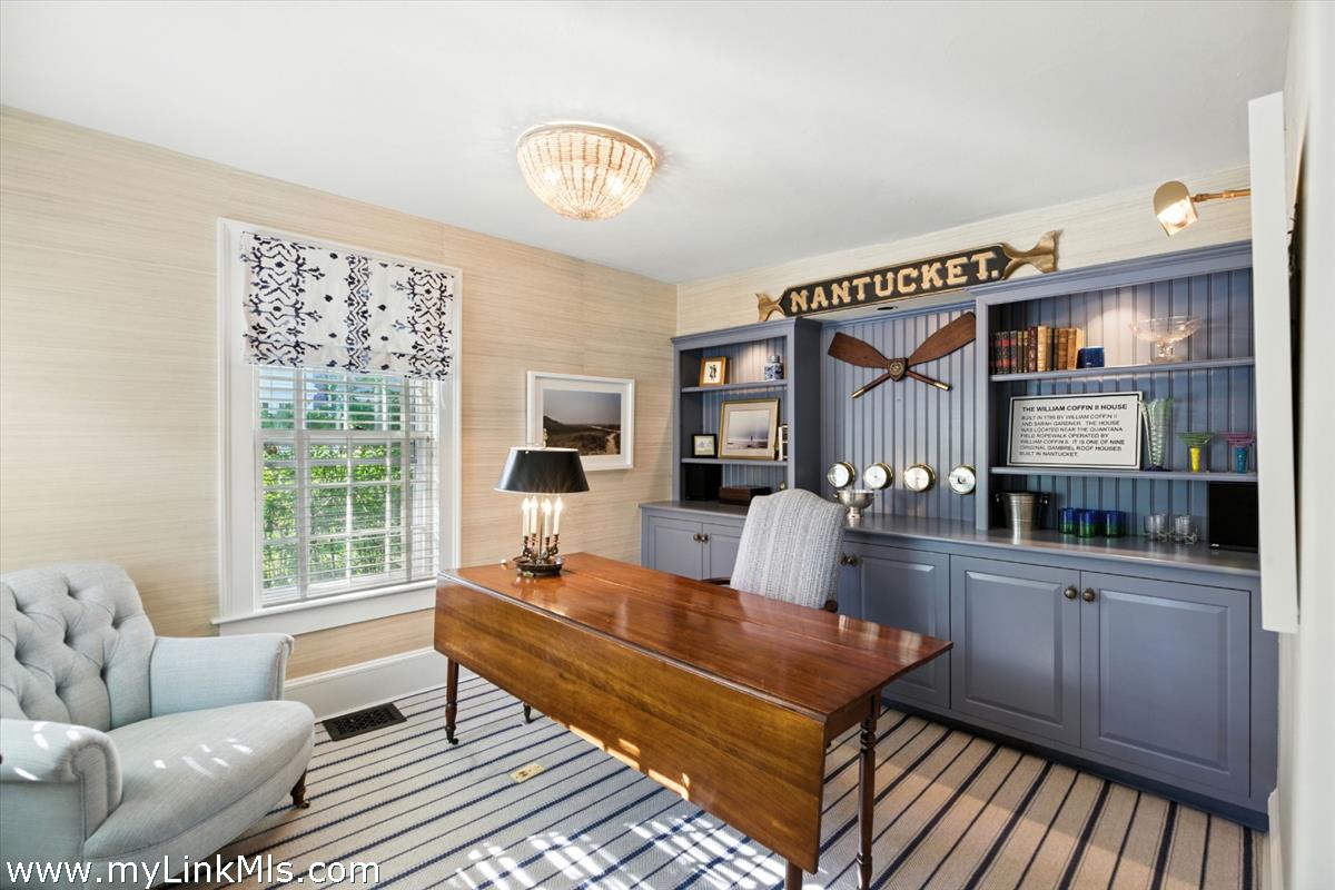 32 Union Street Nantucket, MA 02554 - Photo 3 of 30