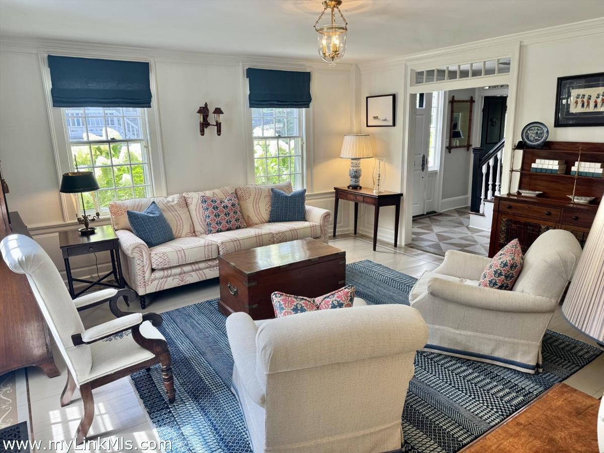 32 Union Street Nantucket, MA 02554 - Photo 4 of 30