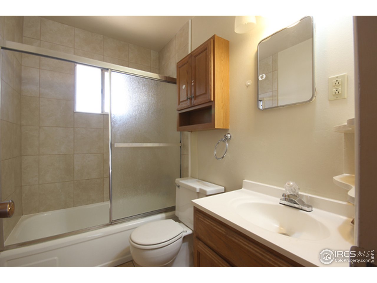 2108 Applewood Road Fort Collins, CO 80521 - Photo 8 of 16 Upper Unit Bathroom