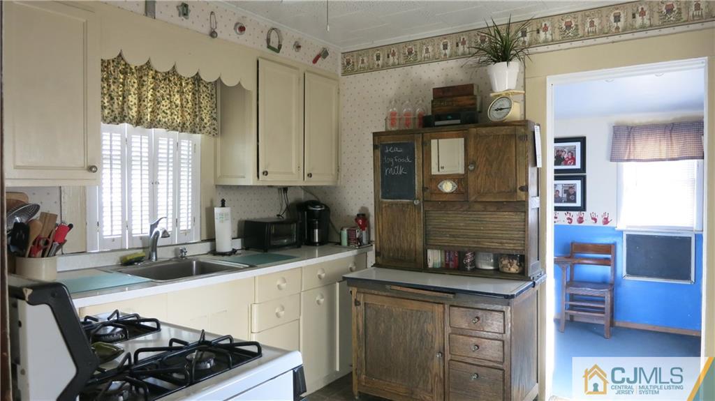 431 Front Street Dunellen, NJ 08812 - Photo 10 of 22 Gallery Image 10