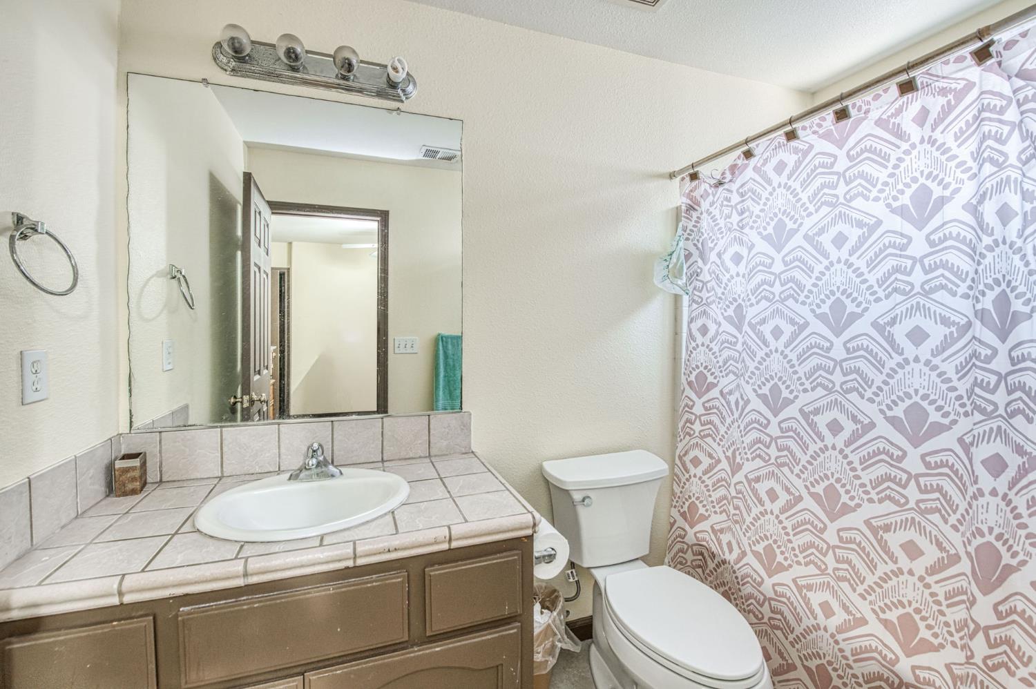 1135 Rafer Johnson Drive Kingsburg, CA 93631 - Photo 30 of 55