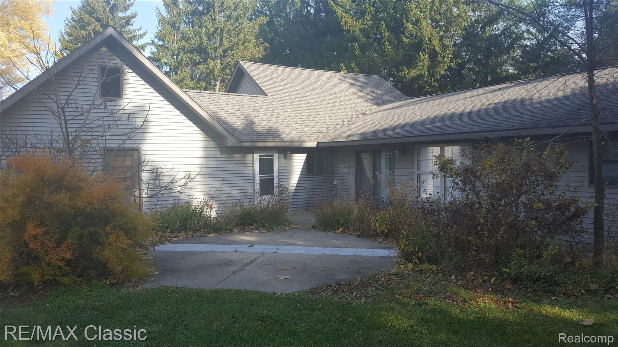 6376 East Pierson Road Flint, MI 48506 - Photo 11 of 59 20201107_112411.jpg