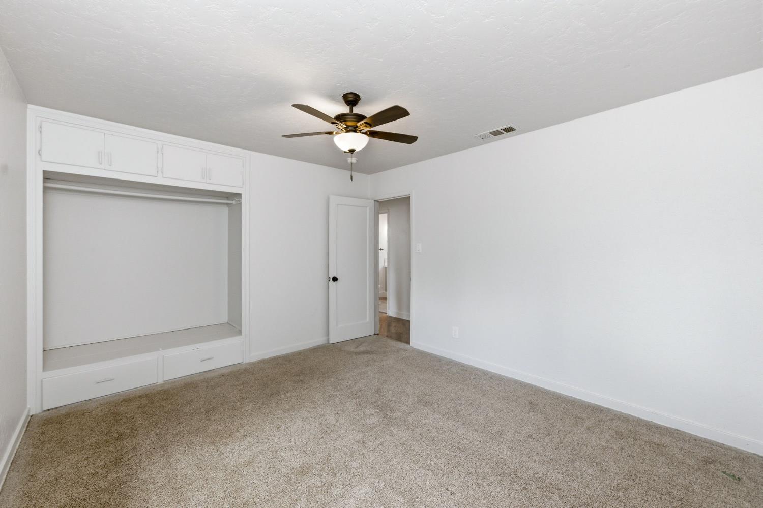 4205 Ralph Lane North Fresno, CA 93727 - Photo 26 of 59