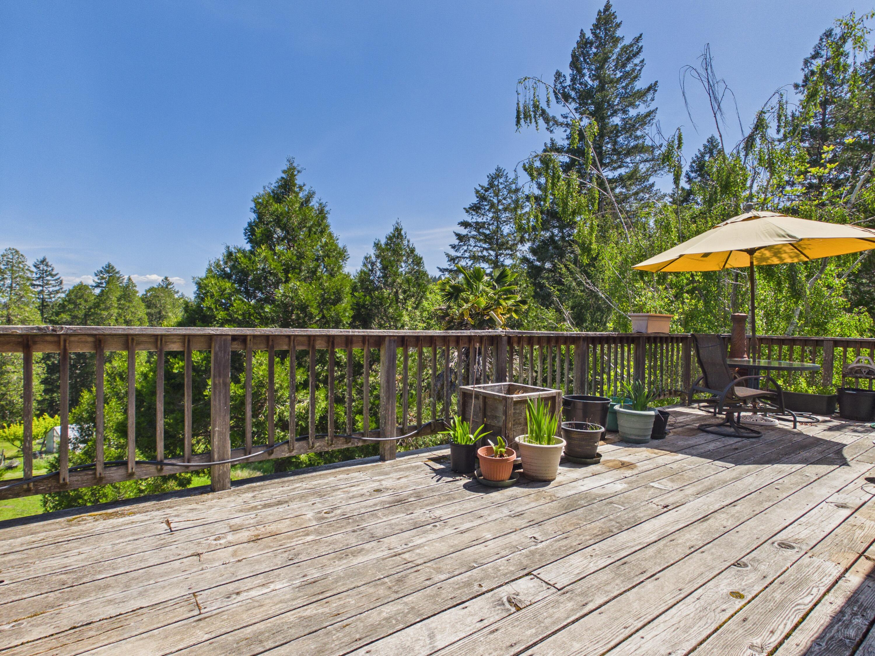 7926 Thomas Road Miranda, CA 95553 - Photo 36 of 83