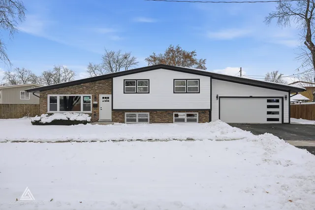 $448,999 | 10738 South New England Avenue, Worth, IL 60482