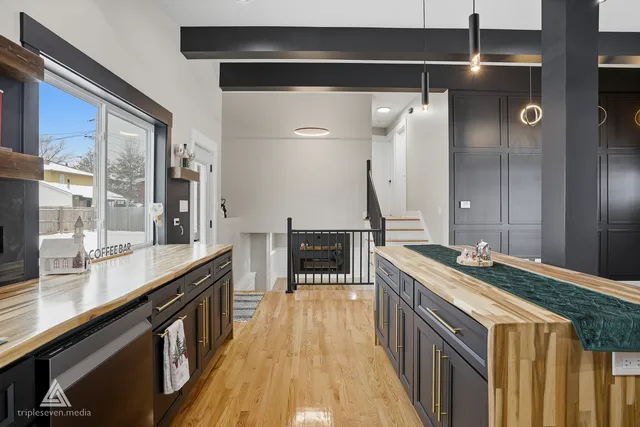 $448,999 | 10738 South New England Avenue, Worth, IL 60482