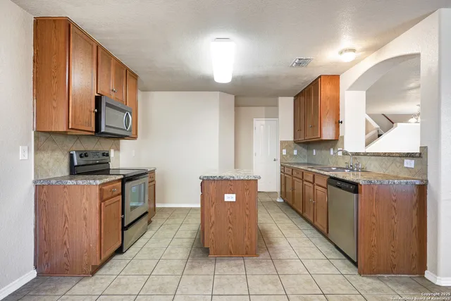 $1,850 | 11015 Gilpin Canyon, Helotes, TX 78023