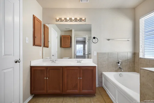 $1,850 | 11015 Gilpin Canyon, Helotes, TX 78023