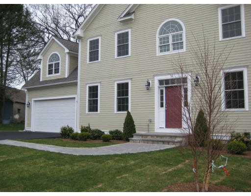 11 Pandolf Lane Needham, MA 02494 - Photo 4 of 30 Gallery Image 4