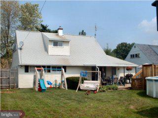 59 Plumtree Road Levittown, PA 19056 - Photo 2 of 4 Gallery Image 2