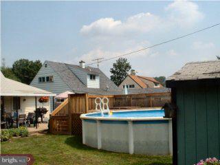 59 Plumtree Road Levittown, PA 19056 - Photo 3 of 4 Gallery Image 3