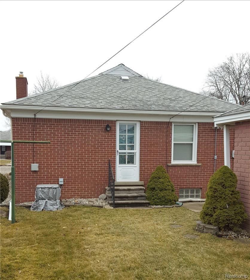 14827 Champaign Road Allen Park, MI 48101 - Photo 6 of 23 20190328_105656.jpg