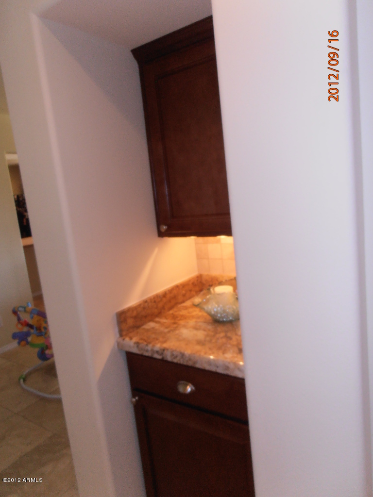 1931 East Lamar Road Phoenix, AZ 85016 - Photo 13 of 44 11-Hall Cabinets