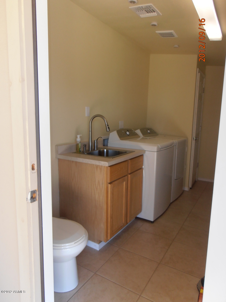 1931 East Lamar Road Phoenix, AZ 85016 - Photo 34 of 44 32-Laundry Room
