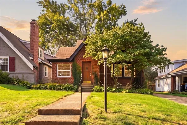 $450,000 | 319 East 70th Terrace, Kansas City, MO 64114