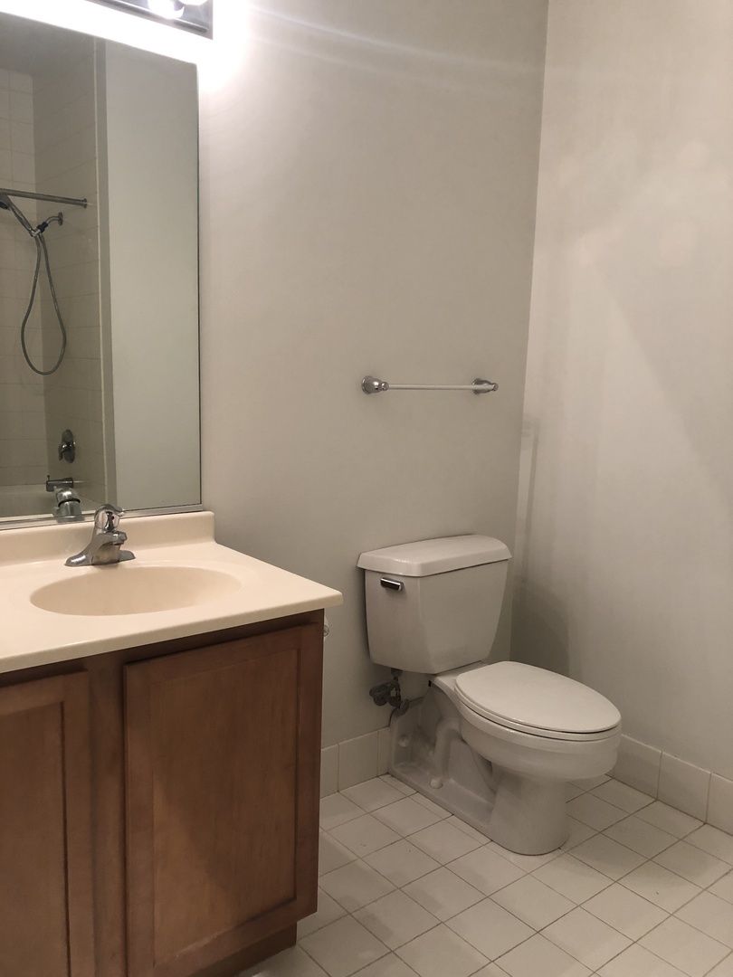2323 West Pershing Road, Unit 220 Chicago, IL 60609 - Photo 10 of 15