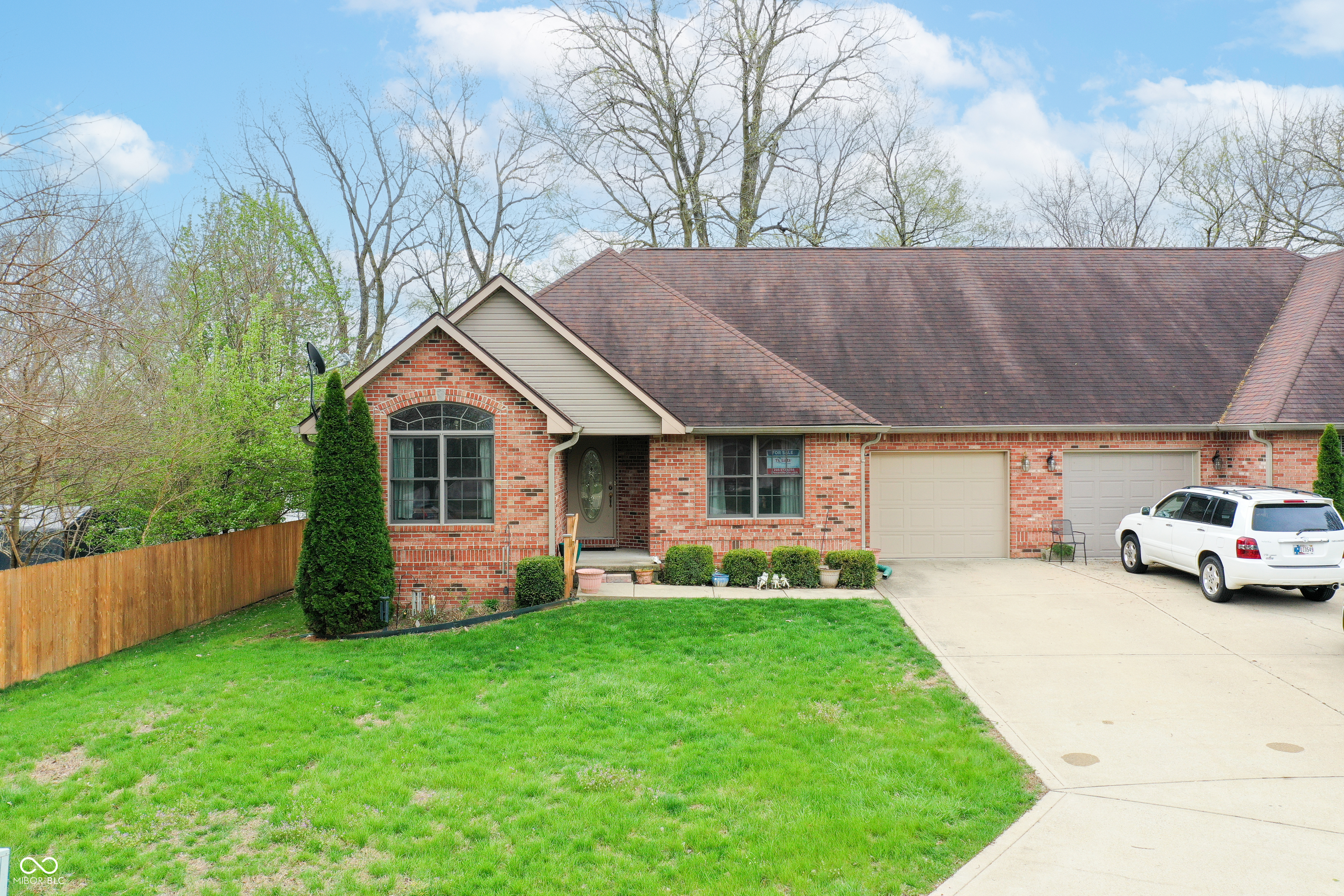 655 Mallards Crossing Martinsville, IN 46151 - Photo 1 of 27