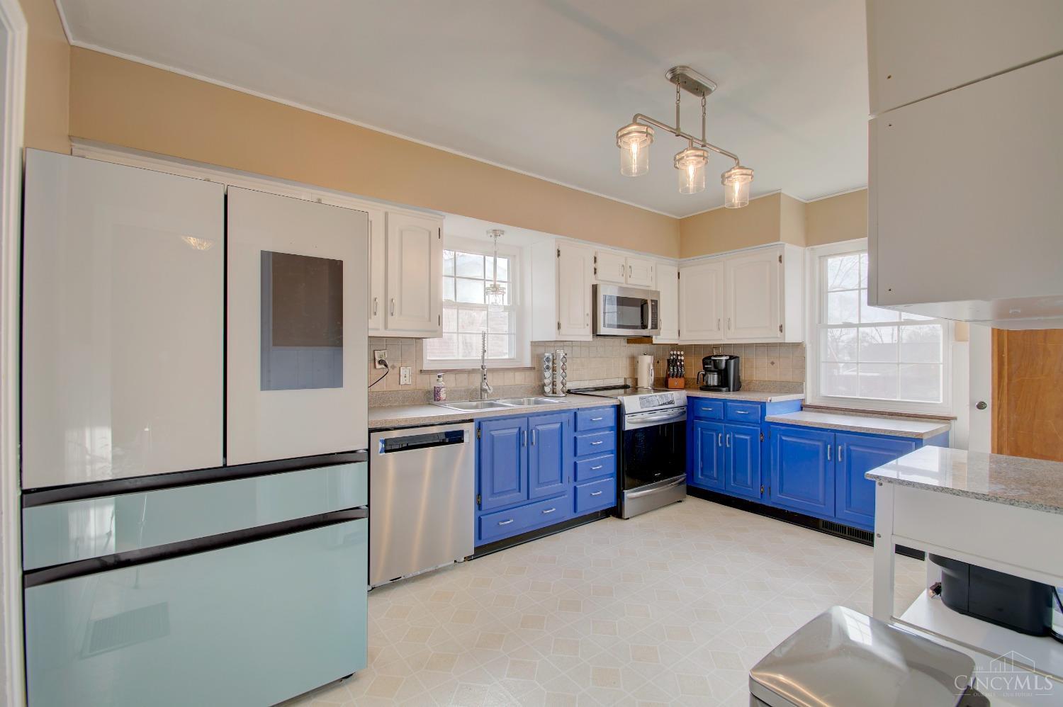 3083 Neisel Avenue Cincinnati, OH 45248 - Photo 11 of 35 Gallery Image 11