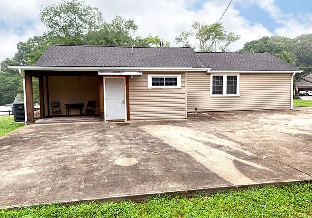 $299,500 | 749 Hillcrest Drive, McCaysville, GA 30555