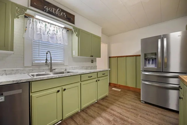 $299,500 | 749 Hillcrest Drive, McCaysville, GA 30555