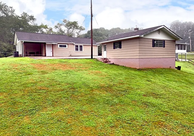 $299,500 | 749 Hillcrest Drive, McCaysville, GA 30555