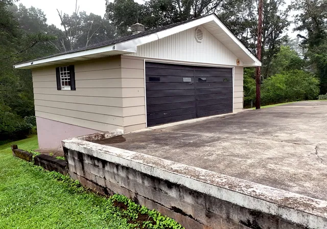 $299,500 | 749 Hillcrest Drive, McCaysville, GA 30555