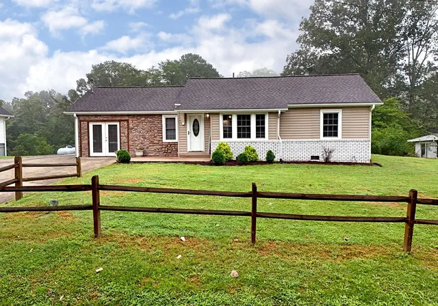 $299,500 | 749 Hillcrest Drive, McCaysville, GA 30555