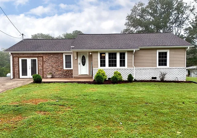 $299,500 | 749 Hillcrest Drive, McCaysville, GA 30555