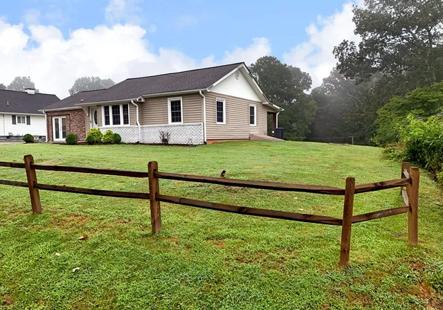$299,500 | 749 Hillcrest Drive, McCaysville, GA 30555