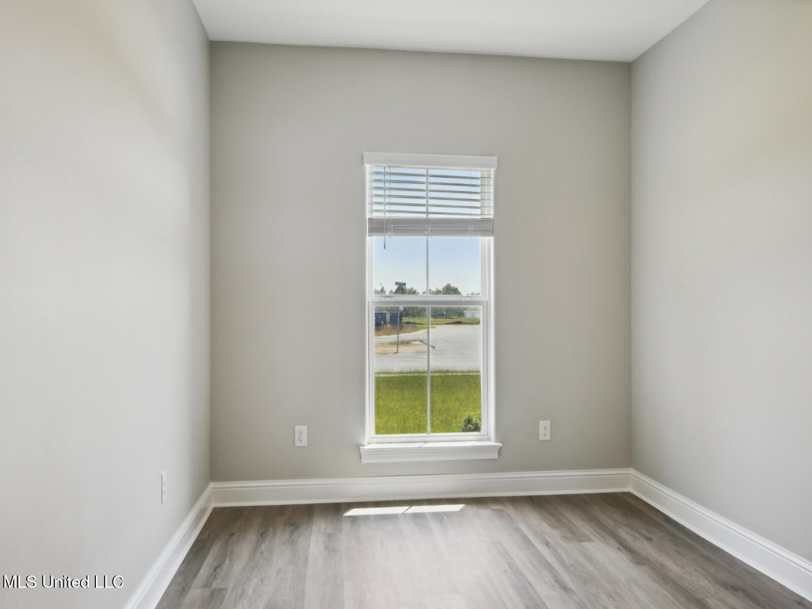 13573 Garland Road Ocean Springs, MS 39564 - Photo 17 of 23 Jules_A335_Bed3