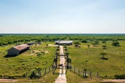 $1,999,999 | 694 Us Highway, Falfurrias, TX 78355