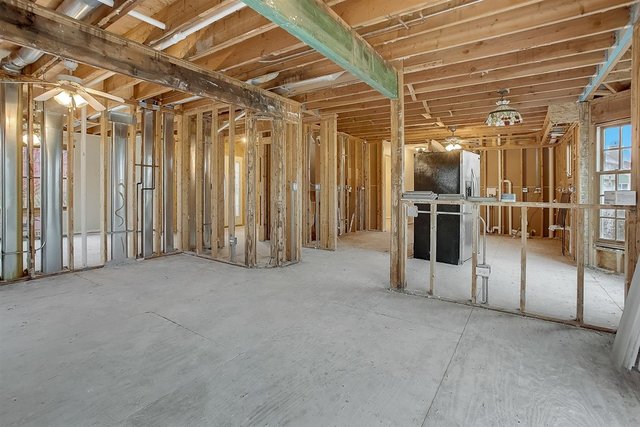 8216 Squirrel Drive Spring Grove, IL 60081 - Photo 4 of 27