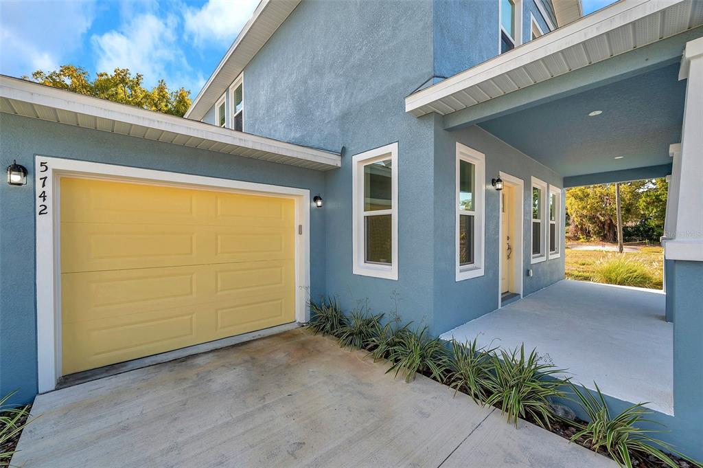 5742 Meadowlane Street New Port Richey, FL 34652 - Photo 6 of 88