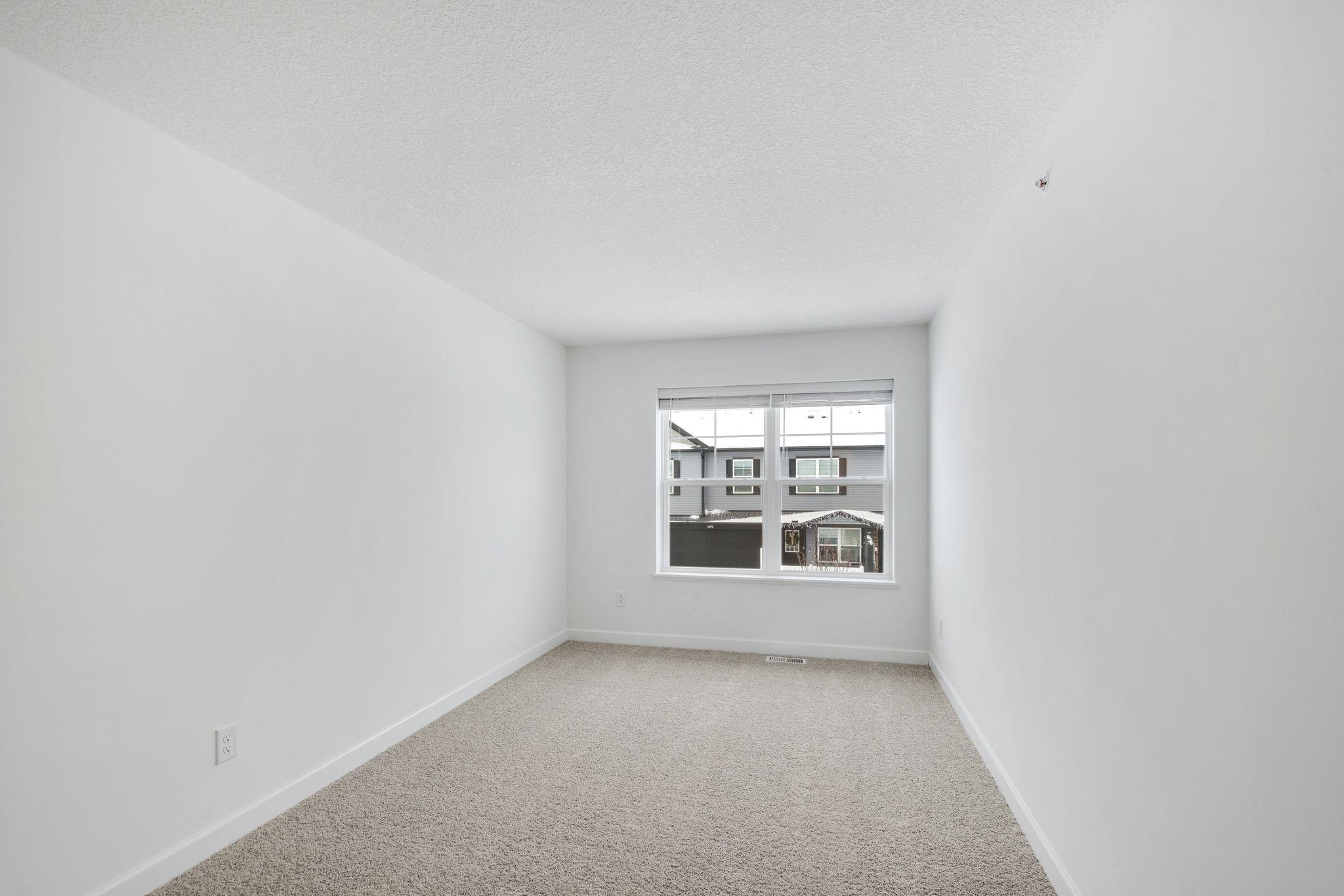 5227 Long Pointe Pass Woodbury, MN 55129 - Photo 13 of 39