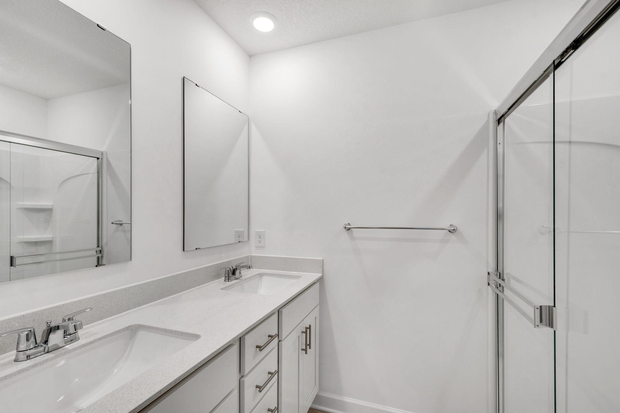 5227 Long Pointe Pass Woodbury, MN 55129 - Photo 15 of 39