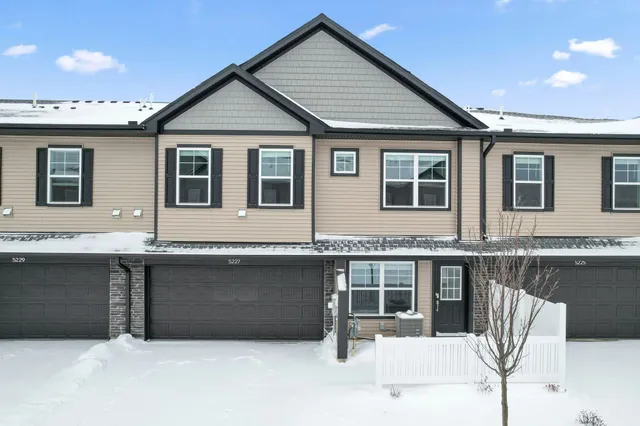 $329,910 | 5227 Long Pointe Pass, Woodbury, MN 55129