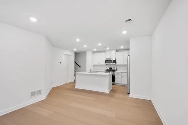 $329,910 | 5227 Long Pointe Pass, Woodbury, MN 55129