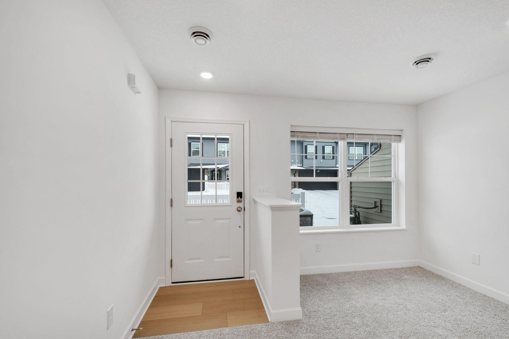 5227 Long Pointe Pass Woodbury, MN 55129 - Photo 7 of 39