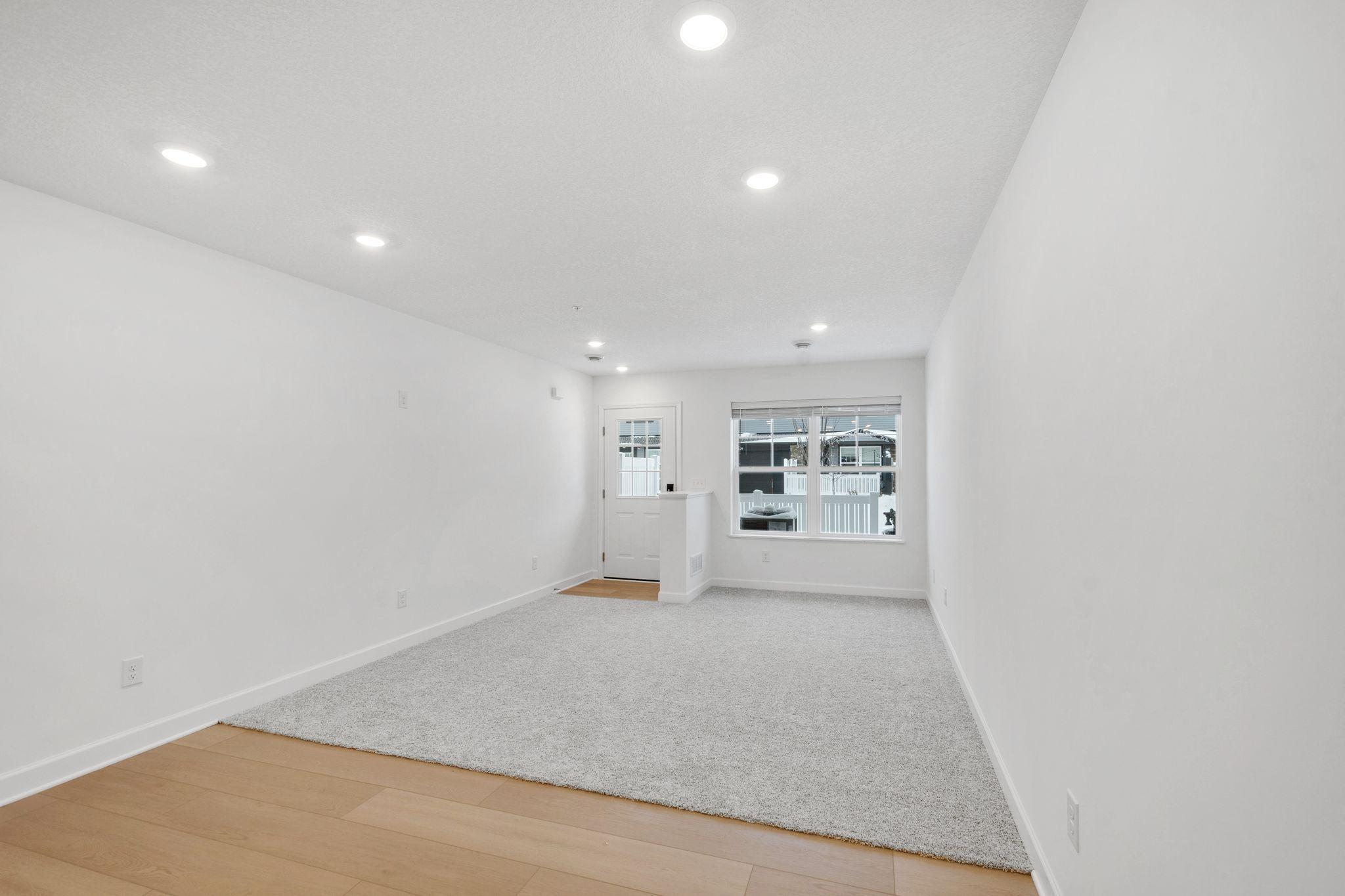 5227 Long Pointe Pass Woodbury, MN 55129 - Photo 8 of 39