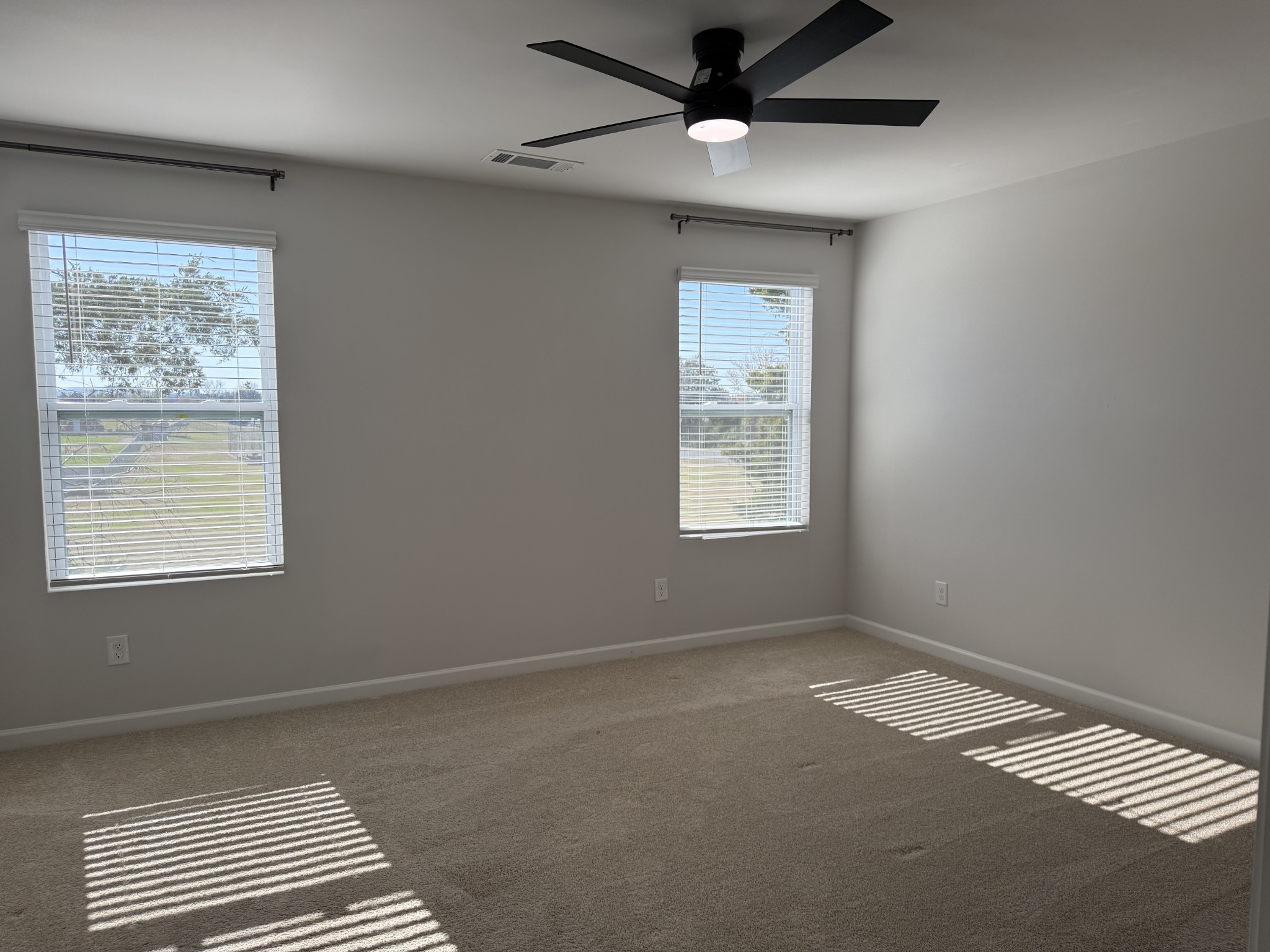 102 Cecil Road Lebanon, TN 37087 - Photo 16 of 22 en empty room with windows