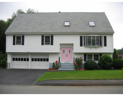 109 Selwyn Road Randolph, MA 02368 - Photo 1 of 14 Gallery Image 1