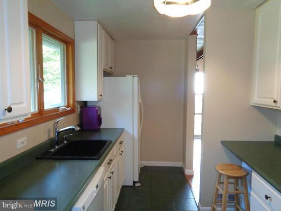 174 Cinder Road Lutherville-Timonium, MD 21093 - Photo 5 of 22 Kitchen