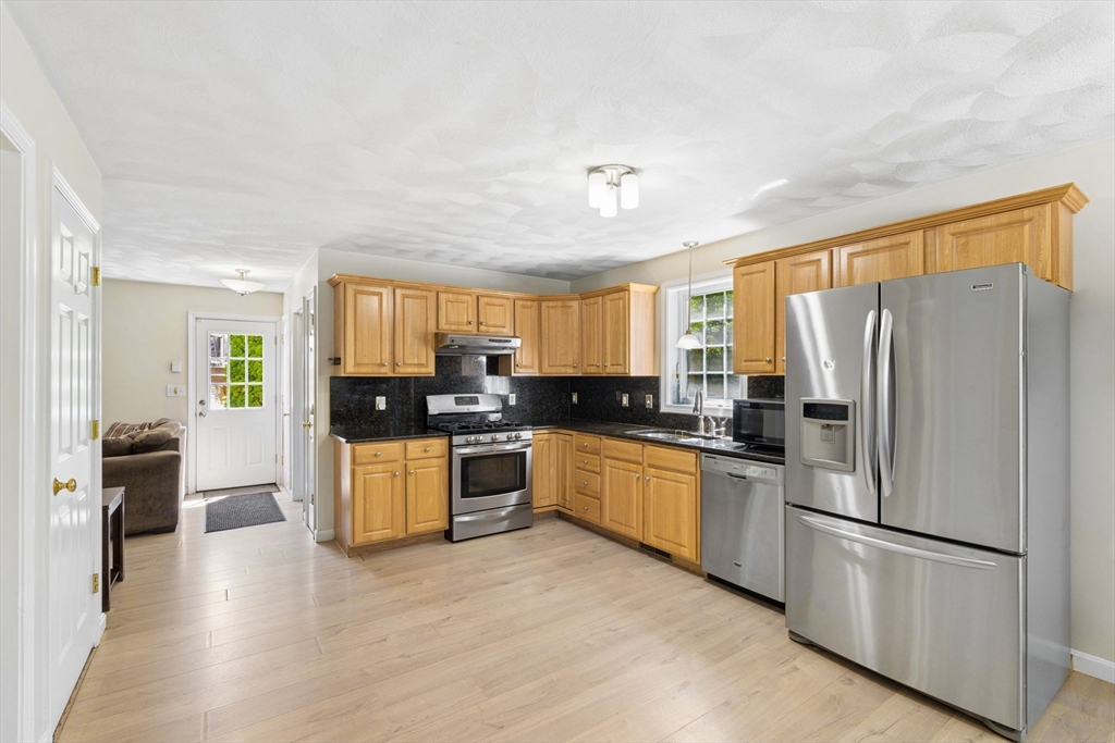 9 Perron Way Lowell, MA 01854 - Photo 13 of 42