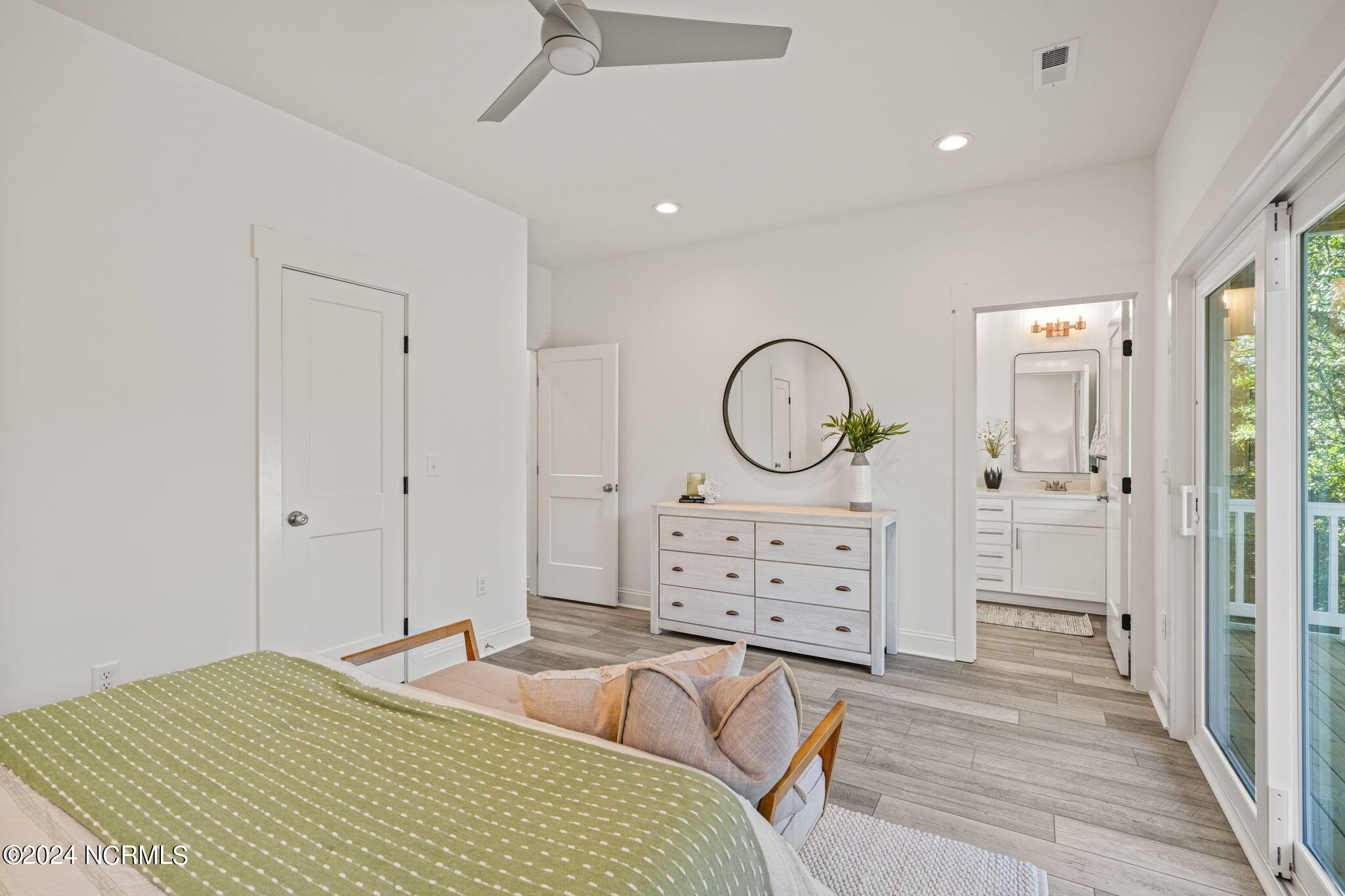 121 Atkinson Road Surf City, NC 28445 - Photo 23 of 70 Primary Bedroom
