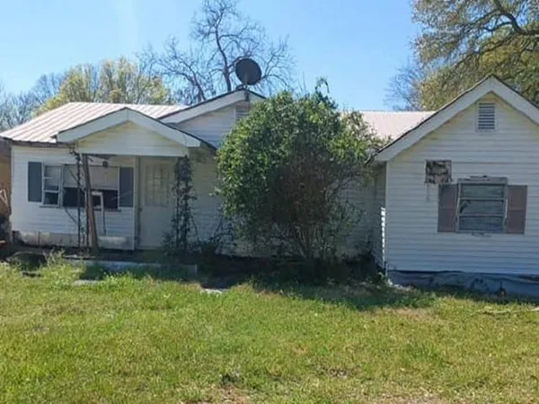 $49,900 | 124 Sibley Street, Oil City, LA 71061
