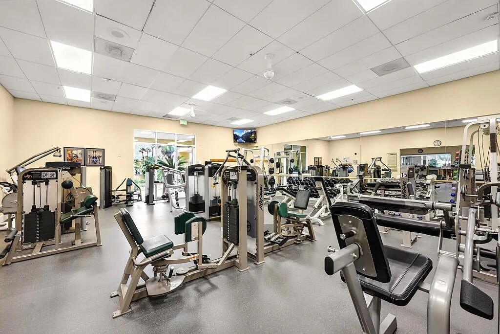 78376 Moongold Road Palm Desert, CA 92211 - Photo 29 of 36 a view of a room with gym equipment