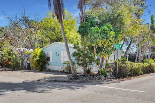 $549,999 | 11 Oakwood Avenue, Key Largo, FL 33037