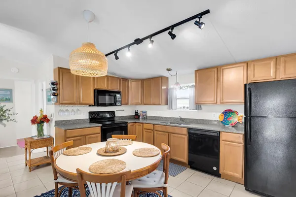 $549,999 | 11 Oakwood Avenue, Key Largo, FL 33037