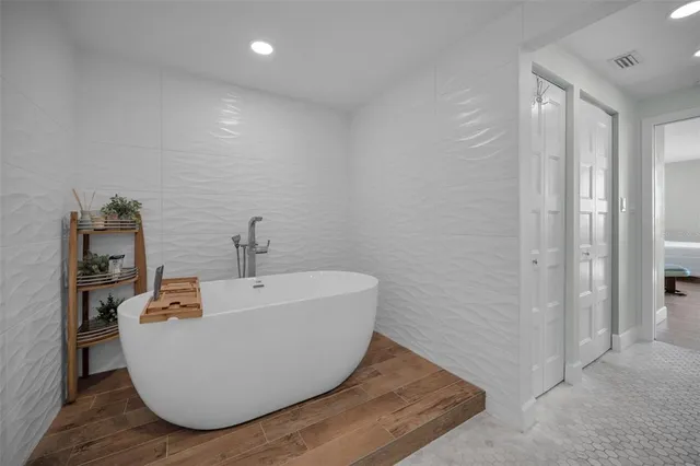 $7,500 | 1520 Gulf Boulevard, Unit 1201, Clearwater Beach, FL 33767