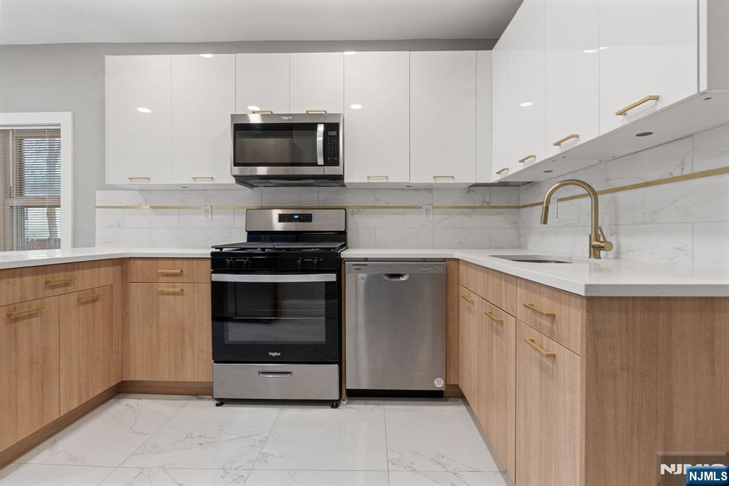 76 Mission Street Montclair, NJ 07042 - Photo 15 of 50